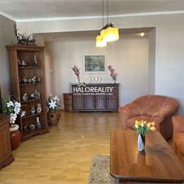Predaj, trojizbový byt Prievidza, Staré Sídlisko - EXKLUZÍVNE HALO REALITY