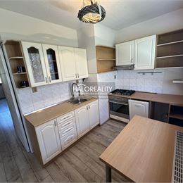 REZERVOVANÉ - Predaj, trojizbový byt Liptovský Peter