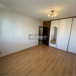 REZERVOVANÉ - Predaj, trojizbový byt Liptovský Peter