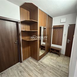 REZERVOVANÉ - Predaj, trojizbový byt Liptovský Peter