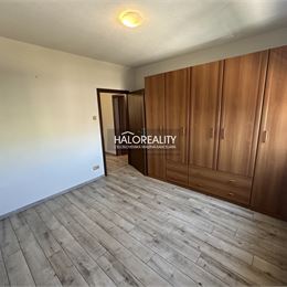 REZERVOVANÉ - Predaj, trojizbový byt Liptovský Peter