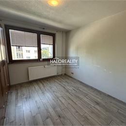 REZERVOVANÉ - Predaj, trojizbový byt Liptovský Peter
