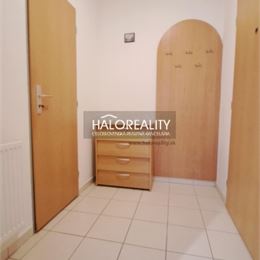 REZERVOVANÉ - Predaj, dvojizbový byt Hrnčiarovce nad Parnou - EXKLUZÍVNE HALO REALITY