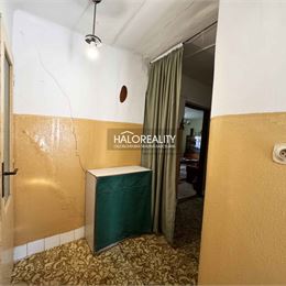 Predaj, rodinný dom Komárno, pokojná lokalita, prístup z dvoch ulíc - EXKLUZÍVNE HALO REALITY