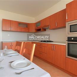 Predaj, trojizbový byt Prievidza, Sídlisko Zapotôčky, P. Dobšinského - EXKLUZÍVNE HALO REALITY