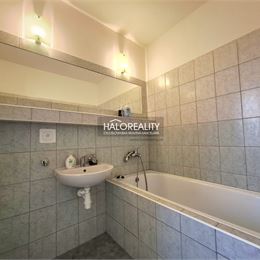 Predaj, dvojizbový byt Nové Zámky, Juh, byt s dvomi balkónmi