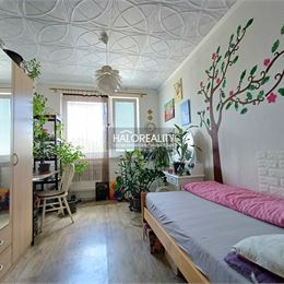 REZERVOVANÉ - Predaj, trojizbový byt Prievidza, Sídlisko Zapotôčky, J. Fándlyho - ZNÍŽENÁ CENA - EXKLUZÍVNE