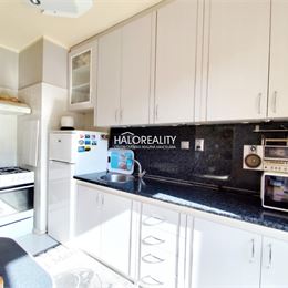 REZERVOVANÉ - Predaj, trojizbový byt Kremnica, Jula Horvátha - ZNÍŽENÁ CENA - EXKLUZÍVNE HALO REALITY