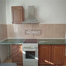 Predaj, trojizbový byt Revúca, slnečný s balkónom - EXKLUZÍVNE HALO REALITY