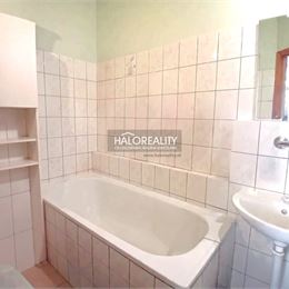Predaj, trojizbový byt Revúca, slnečný s balkónom - EXKLUZÍVNE HALO REALITY