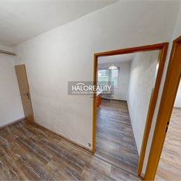 REZERVOVANÉ - Predaj, dvojizbový byt Dúbrava - ZNÍŽENÁ CENA - EXKLUZÍVNE HALO REALITY