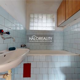 Predaj, rodinný dom Jelšava - EXKLUZÍVNE HALO REALITY