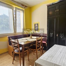 REZERVOVANÉ - Predaj, jednoizbový byt Banská Štiavnica - ZNÍŽENÁ CENA - EXKLUZÍVNE HALO REALITY