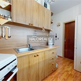 Predaj, trojizbový byt Revúca - ZNÍŽENÁ CENA - EXKLUZÍVNE HALO REALITY