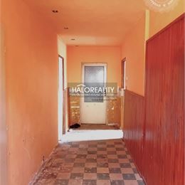REZERVOVANÉ - Predaj, rodinný dom Radzovce, s rozľahlou záhradou pod lesom - EXKLUZÍVNE HALO REALITY