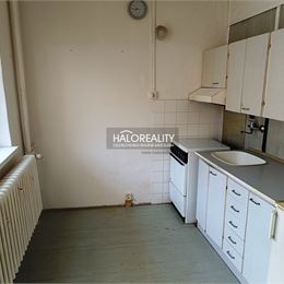 REZERVOVANÉ - Predaj, jednoizbový byt Krompachy, ulica Hlavná - EXKLUZÍVNE HALO REALITY