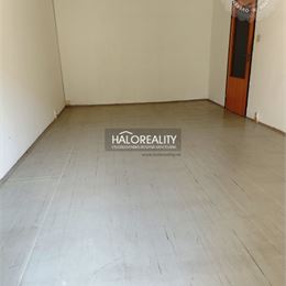 REZERVOVANÉ - Predaj, jednoizbový byt Krompachy, ulica Hlavná - EXKLUZÍVNE HALO REALITY