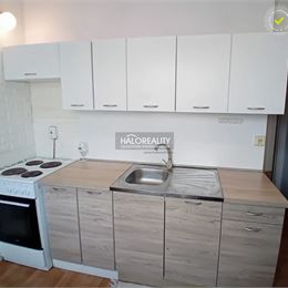 REZERVOVANÉ - Predaj, dvojizbový byt Revúca, útulný, s balkónom, v pôvodnom stave