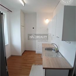 REZERVOVANÉ - Predaj, dvojizbový byt Revúca, útulný, s balkónom, v pôvodnom stave