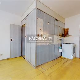 REZERVOVANÉ - Predaj, trojizbový byt Hnúšťa, Likier, Vladimíra Clementisa - EXKLUZÍVNE HALO REALITY