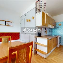 REZERVOVANÉ - Predaj, štvorizbový byt Hnúšťa, Vladimíra Clementisa - EXKLUZÍVNE HALO REALITY