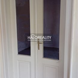 Predaj, rodinný dom Tisovec, štýlový dom na spoločnom dvore - EXKLUZÍVNE HALO REALITY