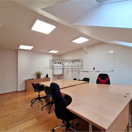 Prenájom, kancelársky priestor Bratislava Staré Mesto, 4 kancelárie 90,73 m²