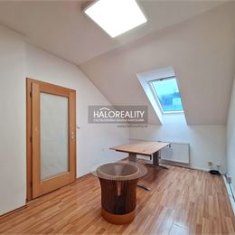 Prenájom, kancelársky priestor Bratislava Staré Mesto, 4 kancelárie 90,73 m²