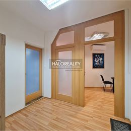 Prenájom, kancelársky priestor Bratislava Staré Mesto, 4 kancelárie 90,73 m²