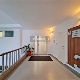 Prenájom, kancelársky priestor Bratislava Staré Mesto, 121,74 m²