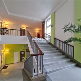Prenájom, kancelársky priestor Bratislava Staré Mesto, 121,74 m²