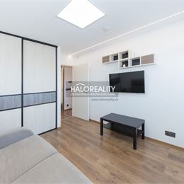Prenájom, dvojizbový byt Bratislava Devínska Nová Ves, s predzáhradkou 119 m² a parkovacím státim -