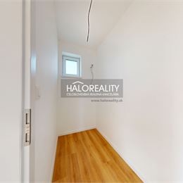 Prenájom, rodinný dom Baka - NOVOSTAVBA - EXKLUZÍVNE HALO REALITY