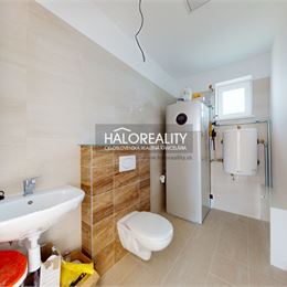 Prenájom, rodinný dom Baka - NOVOSTAVBA - EXKLUZÍVNE HALO REALITY