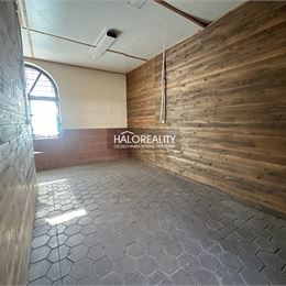 Prenájom, obchodný priestor Revúca, Tržnica - EXKLUZÍVNE HALO REALITY