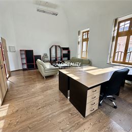Prenájom, kancelársky priestor Rimavská Sobota, Hlavné Námestie - EXKLUZÍVNE HALO REALITY