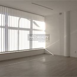 Prenájom, kancelársky priestor Hlohovec, 27 m² + parkovacie miesto