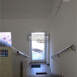 Prenájom, kancelársky priestor Hlohovec, 27 m² + parkovacie miesto