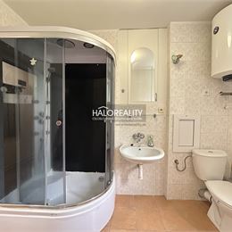 Prenájom, dvojizbový byt Handlová, 29. augusta