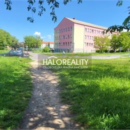 Predaj, pozemok pre bytovú výstavbu 1997 m² Žiar nad Hronom, Posledný stavebný pozemok priamo v meste -