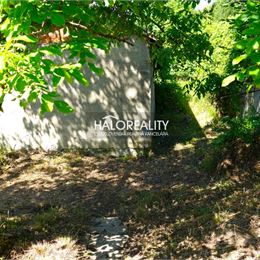 Predaj, pozemok pre rodinný dom 1000 m² Pernek - EXKLUZÍVNE HALO REALITY