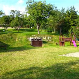 Predaj, pozemok pre rodinný dom 1000 m² Pernek - EXKLUZÍVNE HALO REALITY
