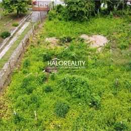 Predaj, pozemok pre rodinný dom 1927 m² Šoporňa - EXKLUZÍVNE HALO REALITY