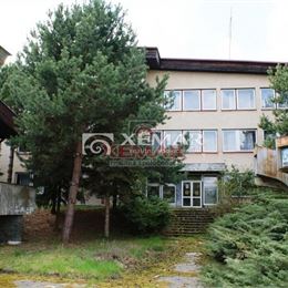 PREDAJ- prestavba admin. budovy na 16 bytový dom- Slatinské Lazy.