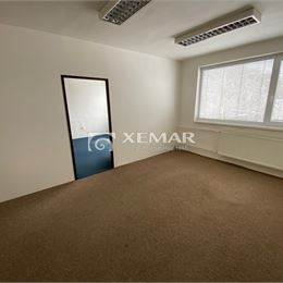 Prenájom kancelárskeho priestoru - 40 m2, BB