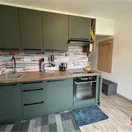 Predaj - Exkluzívny 3-izbový byt v Detve, plne zariadený, pripravený na nasťahovanie!”