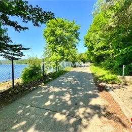 INVESTIČNÁ PRÍLEŽITOSŤ - Chata v prvej línii pri vodnej nádrži Ružiná - Ideálna príležitosť