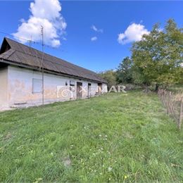 Na predaj rodinný dom v pôvodnom stave, so súpisným číslom v malebnej dedinke Horné Strháre.