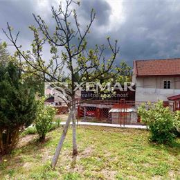 Na predaj priestranný rodinný dom v obci Kunešov, 7 km od mesta Kremnica.