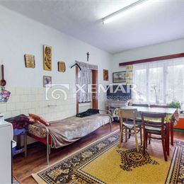 Na predaj priestranný rodinný dom v obci Kunešov, 7 km od mesta Kremnica.